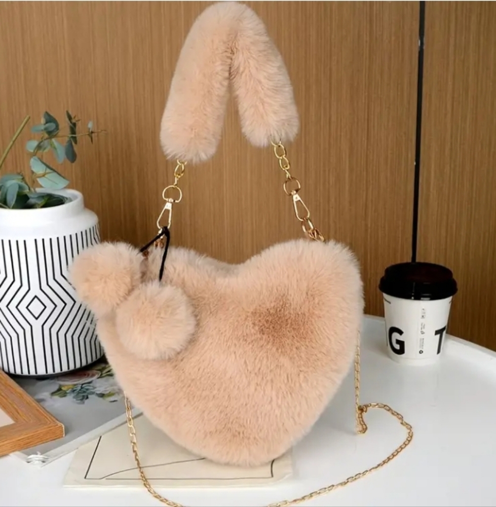 Chic Faux Fur Heart-Shaped Bag - Tan Light Beige